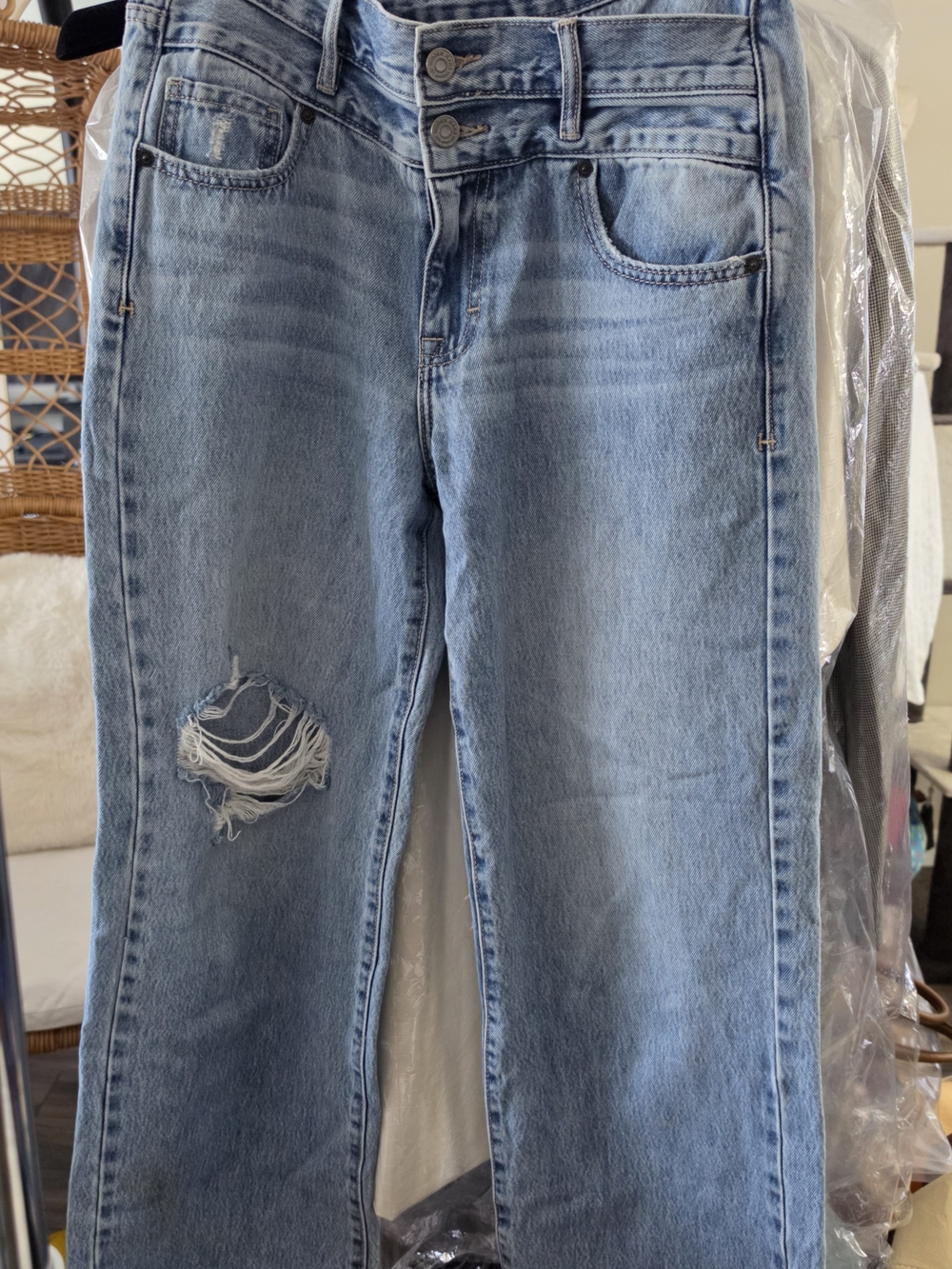 Hidden Classic Light Blue Distressed Women’s Jeans Size 27 Waist